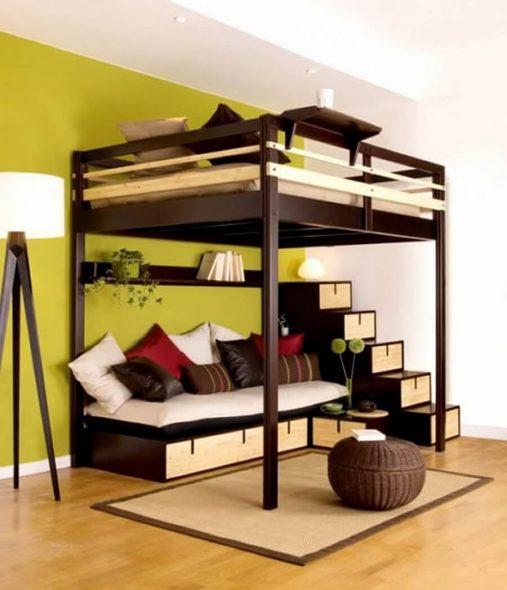При виборі двох'ярусного ліжка враховують розміри і висоту спальні