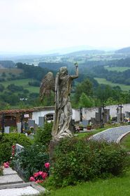 Міське кладовище в Прахатице, Фото: Штєпанка Будкова, Чеське радіо - Радіо Прага   Прийнято вважати, що соціальні похорони - доля бездомних