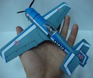 Для створення моделі літака своїми руками, як правило, в якості основи беруться набори з пластикових матеріалів