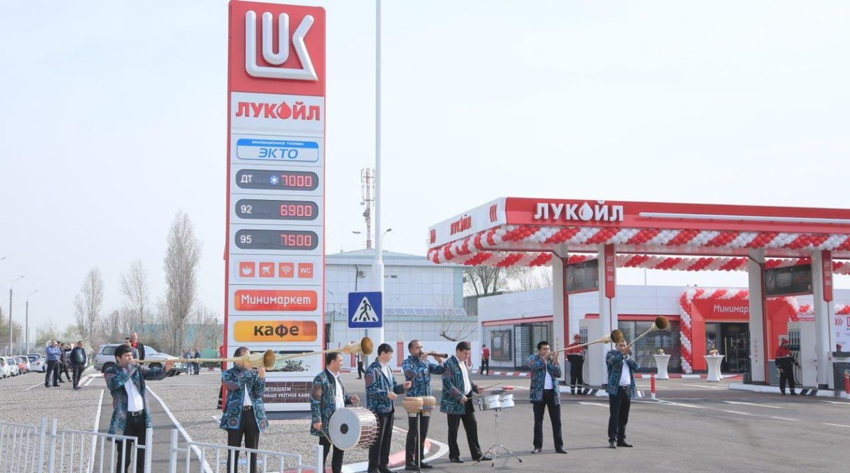 На АЗС Lukoil продається паливо наступних марок: