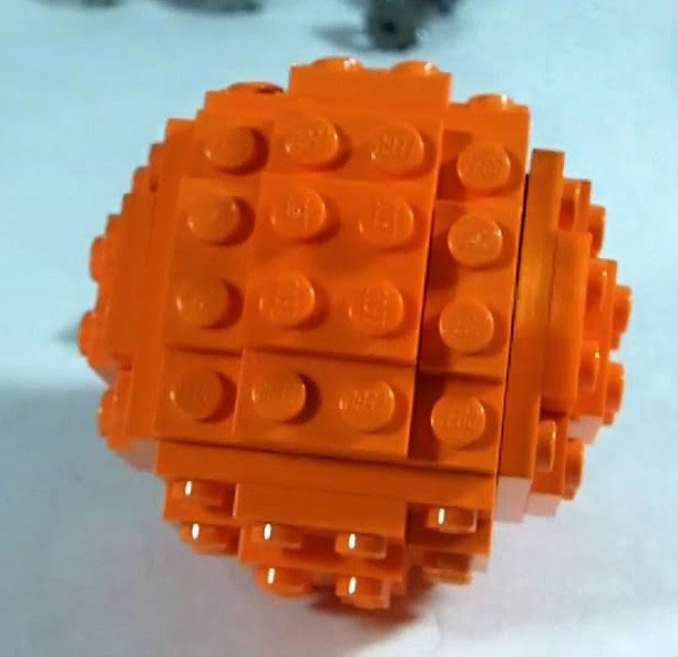 Красива симетрія: Лего-сфера