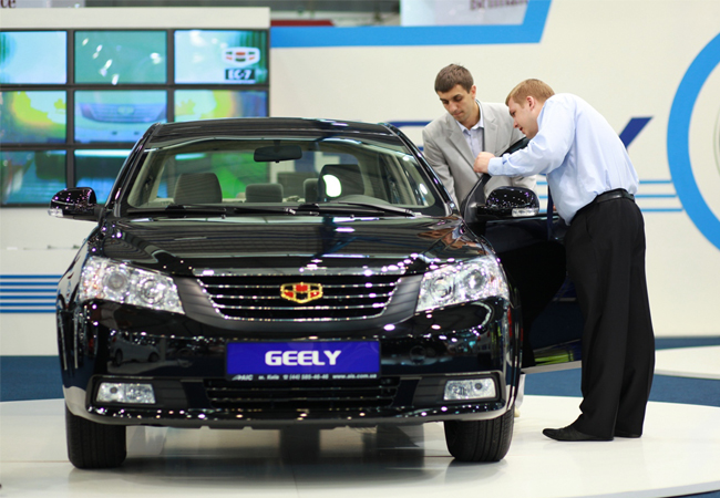 У 2012 року Група компаній «АІС» виведе на ринок автомобілі Emgrand EC7 з автоматичною коробкою передач, а також ряд нових моделей, наприклад, Geely SC5 RV, які вперше були представлений публіці на SIA 2011 і привернули до себе увагу широкої аудиторії
