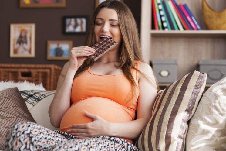Як виявилося, вагітним жінкам шоколад дуже навіть корисний