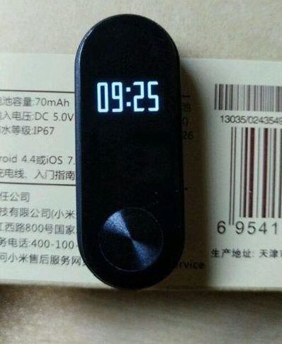 Тривожні чутки з Китаю: користувач скаржиться на підроблений фітнес-браслет Xiaomi Mi Band 2